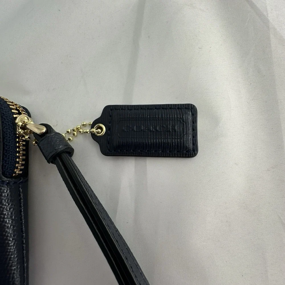 Coach Corner Zip Pebbled Leather Wristlet Pouch - Black CV396